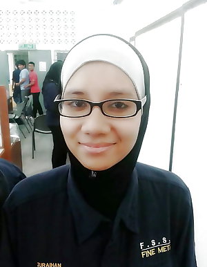 Malay Hijab Gurl