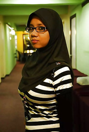 Malay Hijab Gurl