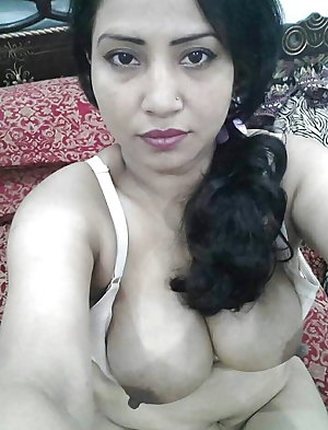 Hot & Sexy Indian - Desi - Paki Beauties ( 5 )
