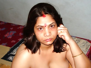 INDIAN WIFE AMRITA -INDIAN DESI PORN SET 8.5
